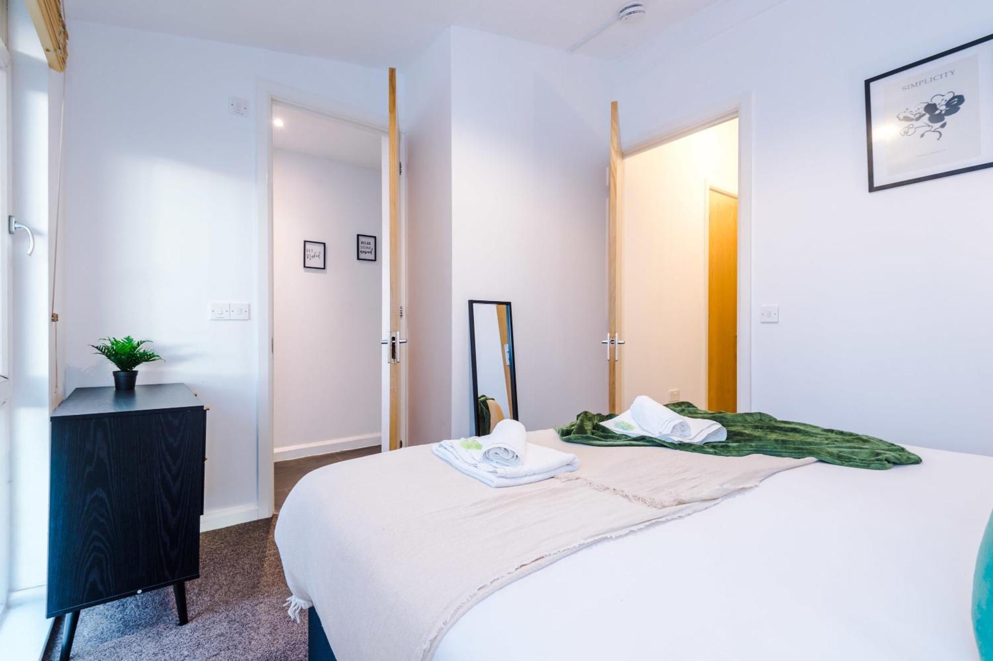 Rest&Recharge At A Spacious Townhouse By The Etihad Villa Manchester Exterior photo